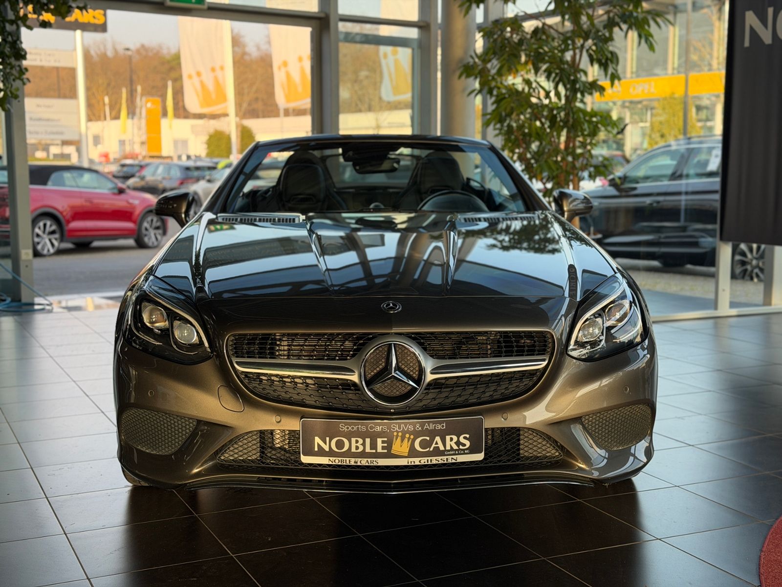 Fahrzeugabbildung Mercedes-Benz SLC 200 LED NAVI ALU