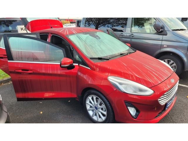 Ford Fiesta Titanium  -  Ganzjahresreifen  -  Heizbar