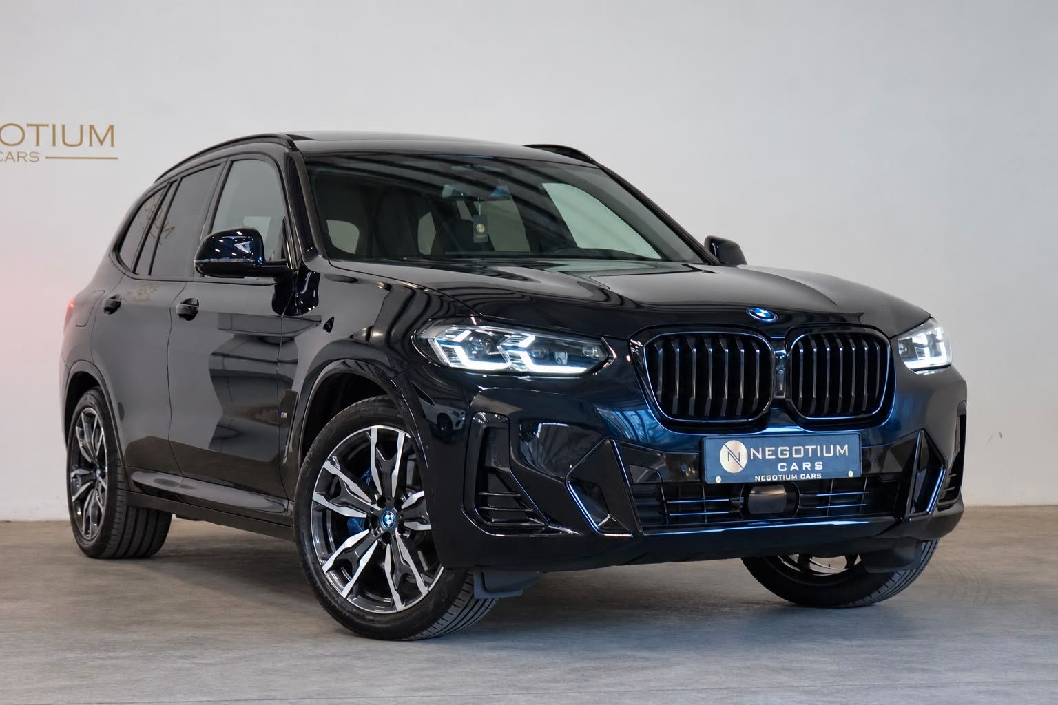 BMW X3 xD 30 e M Sport Laser ACC Pano 360 H&K HUD AH imagem 3