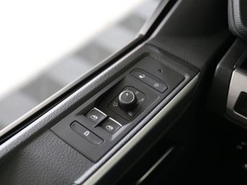 Volkswagen T6.1 California BEACH 2.0TDI DSG LED AHK STANDHZ