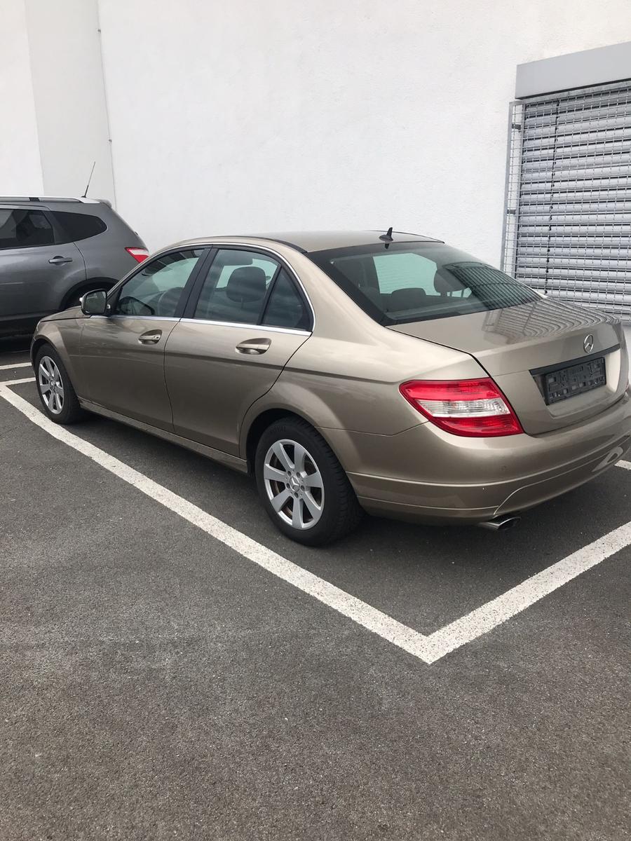 Mercedes-Benz C 220