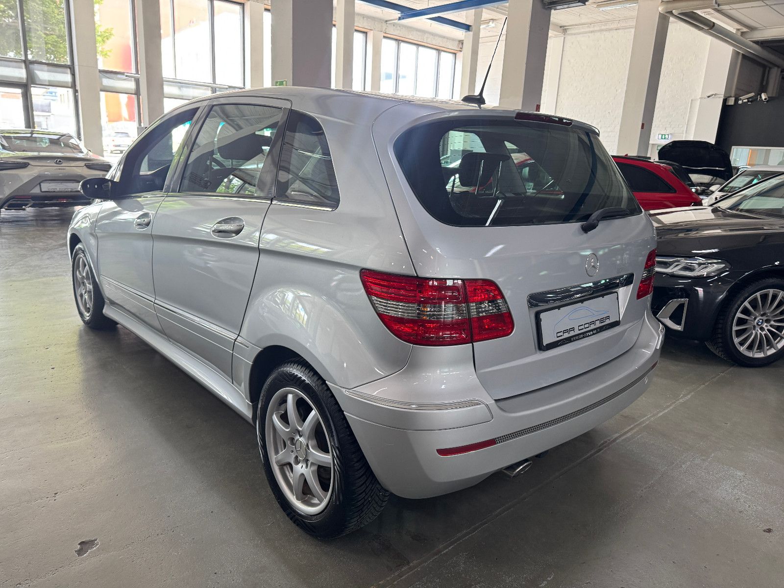 Fahrzeugabbildung Mercedes-Benz B 180 CDI AUTOMATIK TEMPOMAT KLIMA PANORAMA