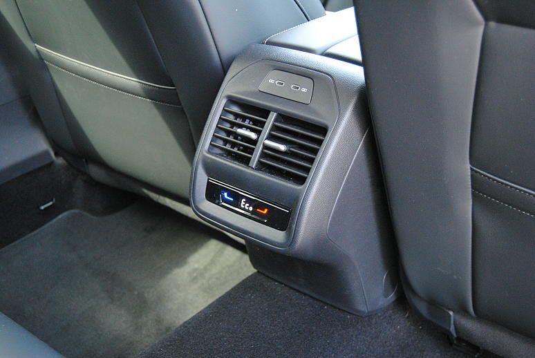 Volkswagen Passat 1.5 eHybrid DSG Elega.AHK.Navi-Max.HUD foto 11