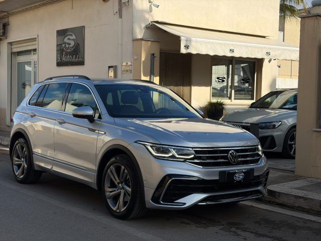 Volkswagen VOLKSWAGEN Tiguan 2.0TDI 150 DSG R-Line *69000KM
