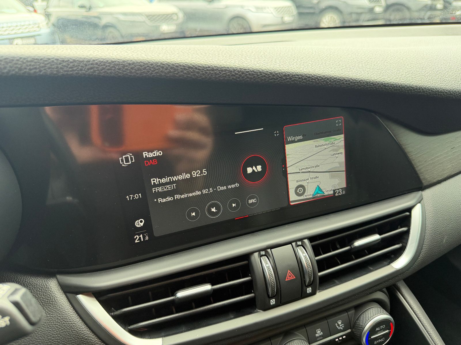 Fahrzeugabbildung Alfa Romeo Giulia Ti Q4/MEMORY/ACC/NAVI/KAMERA/SHZ