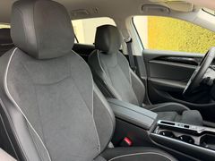 VW Passat Variant Elegance/ IQ DRIVE/ Apple CarPlay