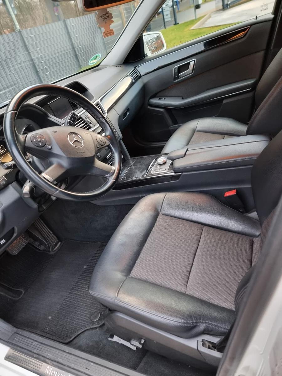 Mercedes-Benz E 220 CDI T-Modell Avantgarde Auto