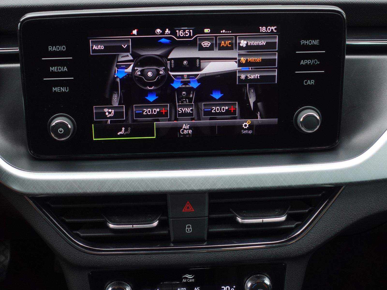 Fahrzeugabbildung SKODA Scala 1.5 TSI DSG TOUR SmartLink RFK AHK
