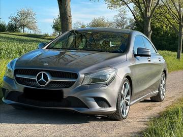 صورة 2 لـ 2013 Mercedes-BENZ CLA
