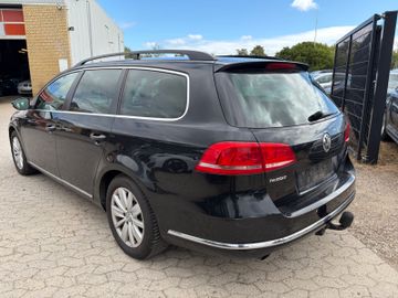 Volkswagen Passat - 4