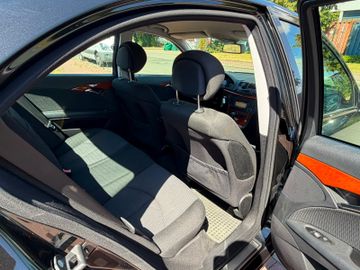 Mercedes E 200 - 12