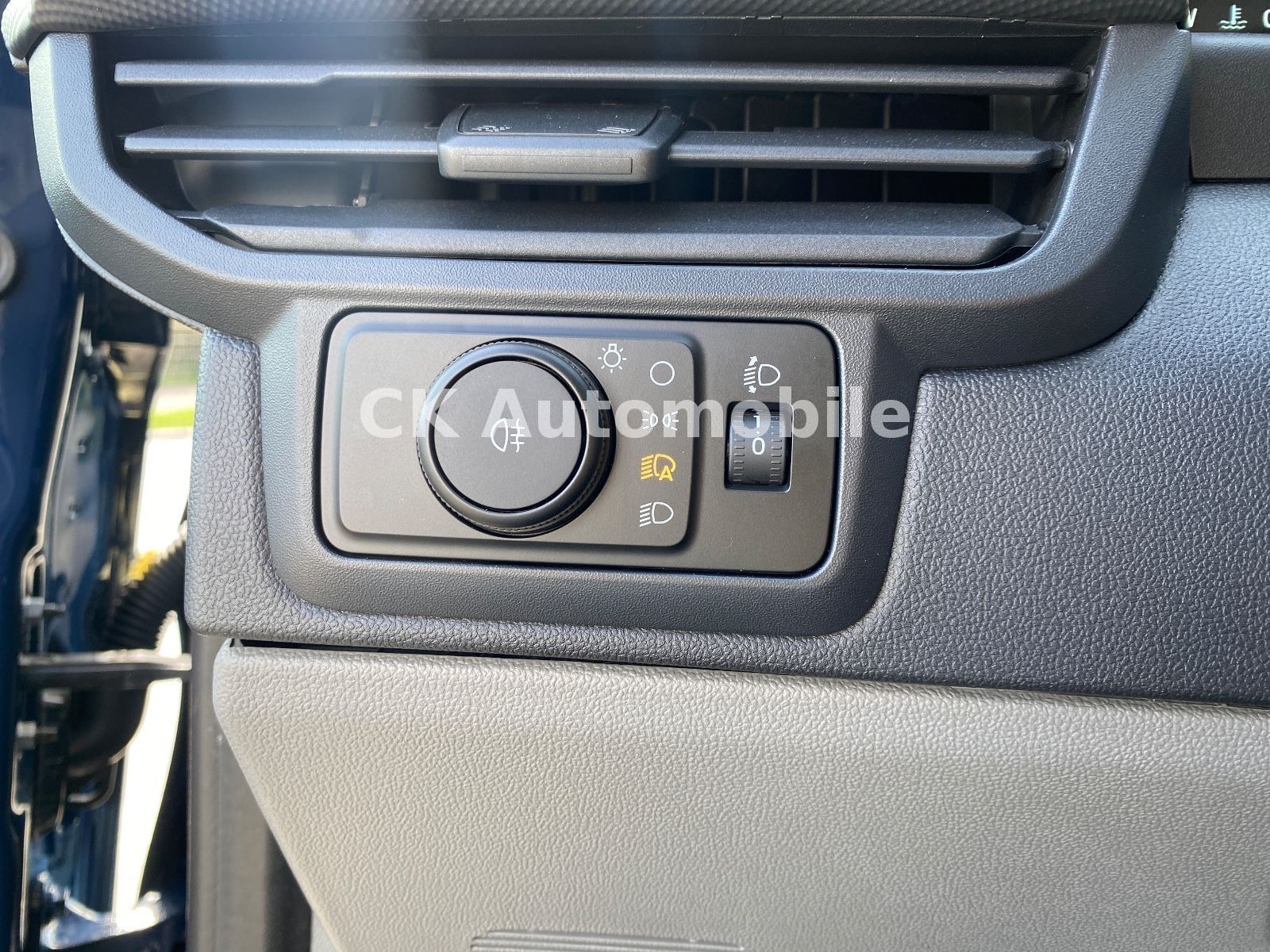 Fahrzeugabbildung Ford Transit Custom Kombi 2.0 Trend/9Sitze/Kamera