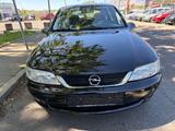 Opel Vectra 1.6 Benzin TUV 08/26 - Opel Vectra aus 2000: 2.2