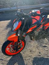 KTM Duke 890 GP - KTM 890 DUKE GP