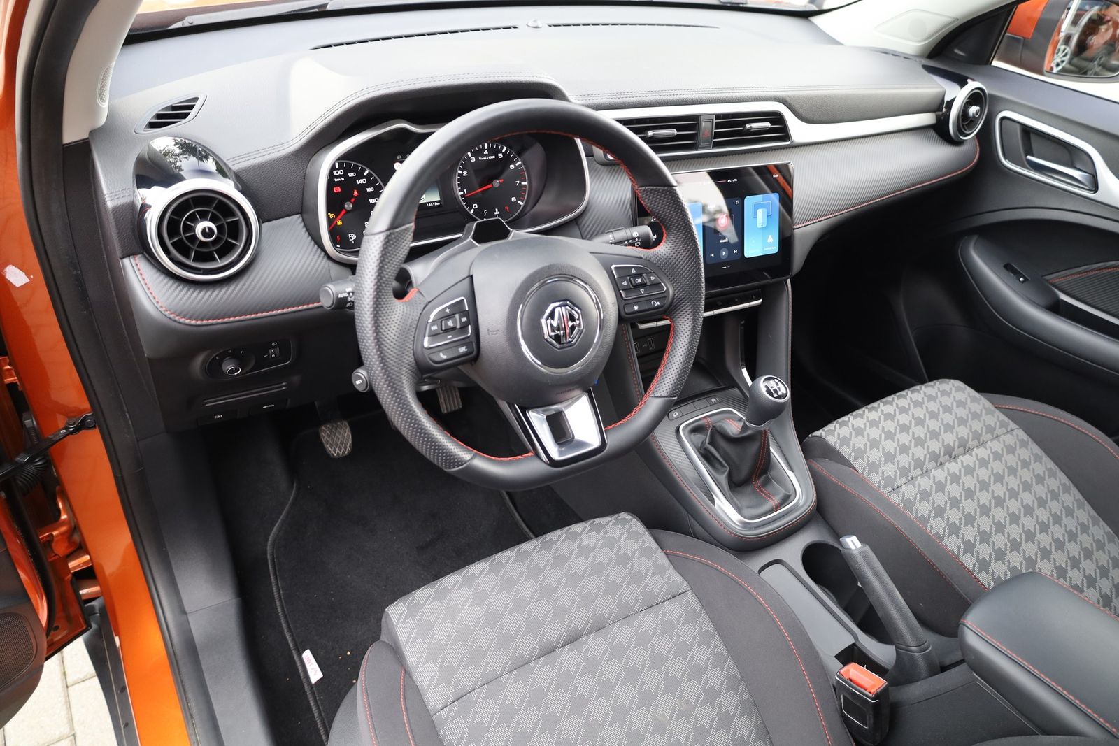 MG ZS