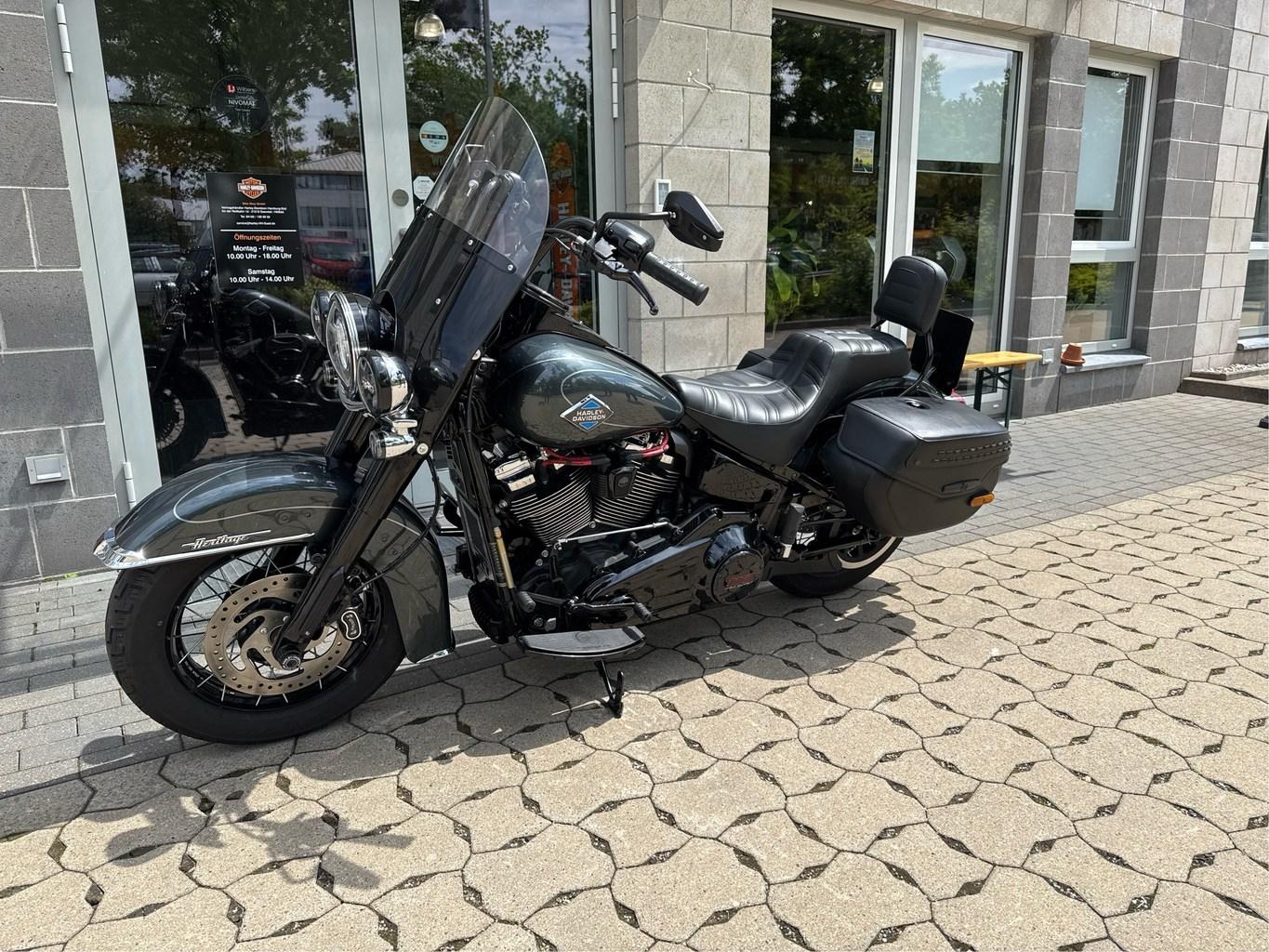Harley-Davidson FLHC Softail Heritage Classic Jekill & Hyde uvm