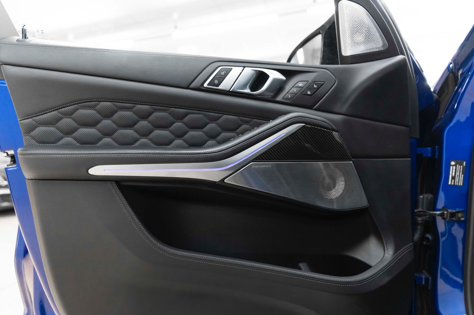 Fahrzeugabbildung BMW X5 M Competition B&W LASER HUD 360° PANO ACC