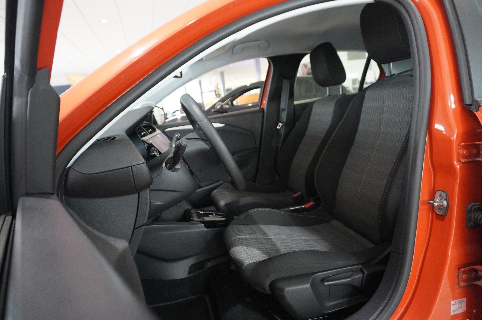 Fahrzeugabbildung Opel Corsa-e F EDITION 7KW NAVI/VIRT/TEMP/DAB/WÄRMEP.