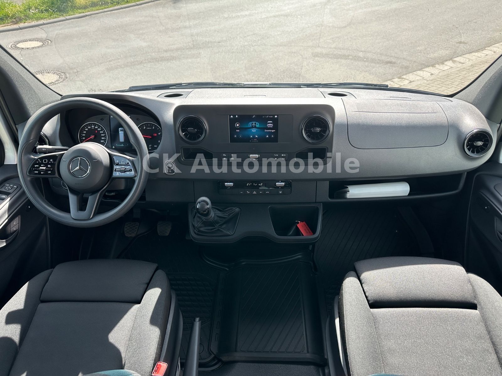 Fahrzeugabbildung Mercedes-Benz Sprinter III Kasten 317 CDI/Mixto/4 Sitze/Navi