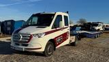 Mercedes-Benz Sprinter 519 tractor with semi-trailer - vehicle - Mercedes-Benz Trac
