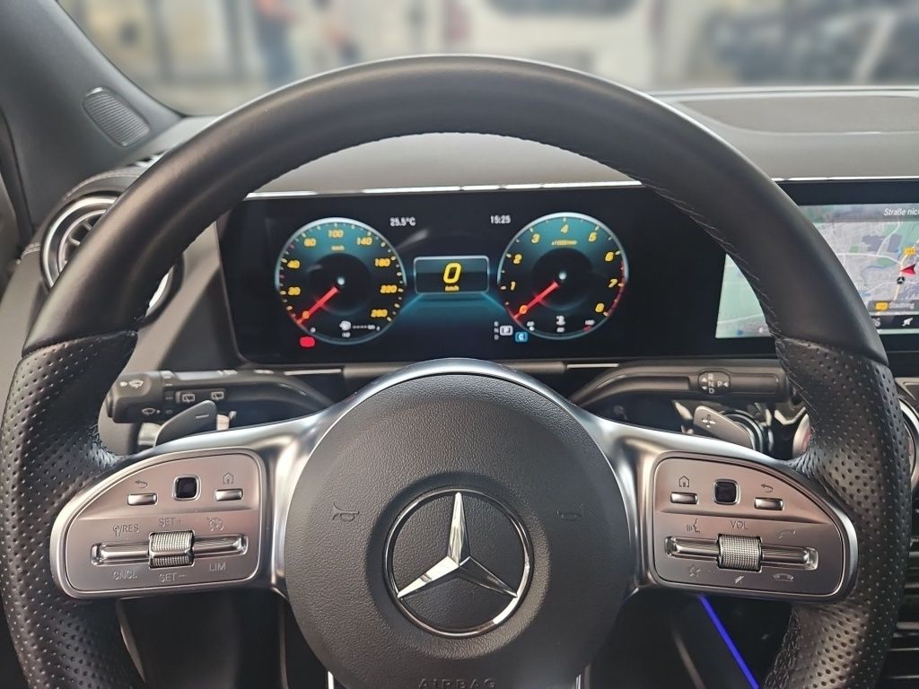 Fahrzeugabbildung Mercedes-Benz B 200 AMG Night Multibeam Sound Sport KAM Navi