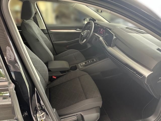 Fahrzeugabbildung Volkswagen Golf Var. Life 2.0 TDI DSG KLIMA LED NAVI KAMERA