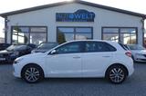 Hyundai i30 1.4 T KLIMAAUT SITZH PDC AHK Insp+TÜV NEU - Hyundai i30 mit Benzin-Antrieb: Weiß, Limousine, 1.4