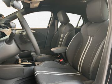 Fotografie 13 des Opel Corsa F GS AT Komfort-Paket Alllwetterreifen