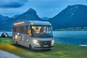 Niesmann + Bischoff Flair 880 