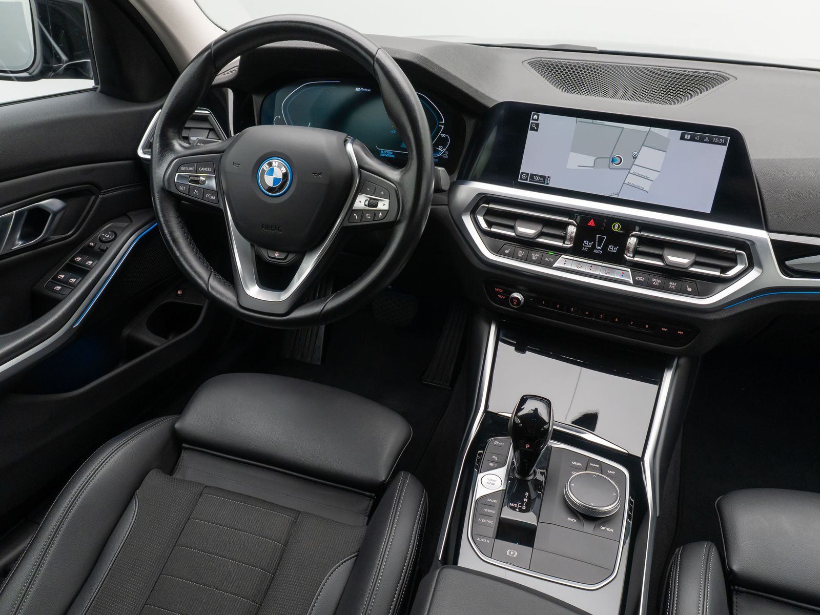 Fahrzeugabbildung BMW 320e Sport Line DAB CockPitPr Lenkrhzg AHK Alarm