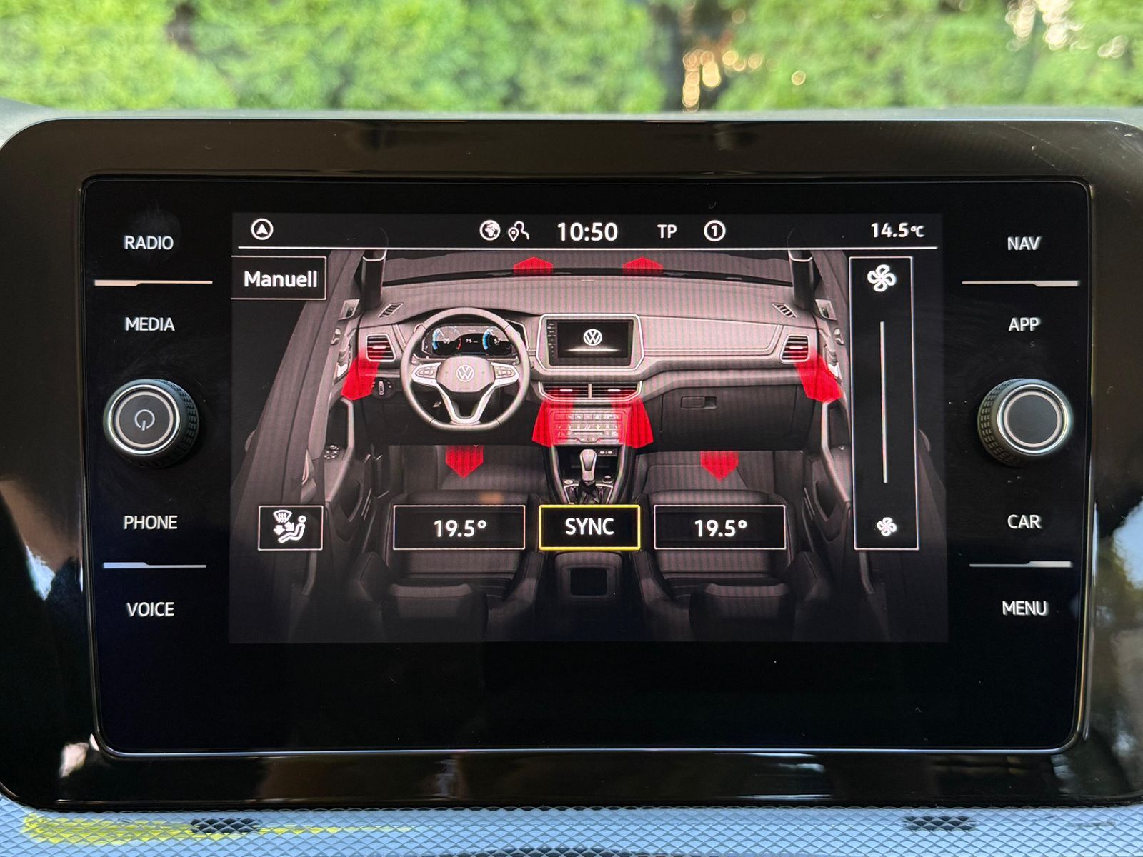 Fahrzeugabbildung Volkswagen T-Cross 1.0 TSI DSG Life LED+KAM+ACC+CARPL+SHZ+