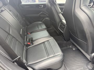 Porsche Cayenne - 9