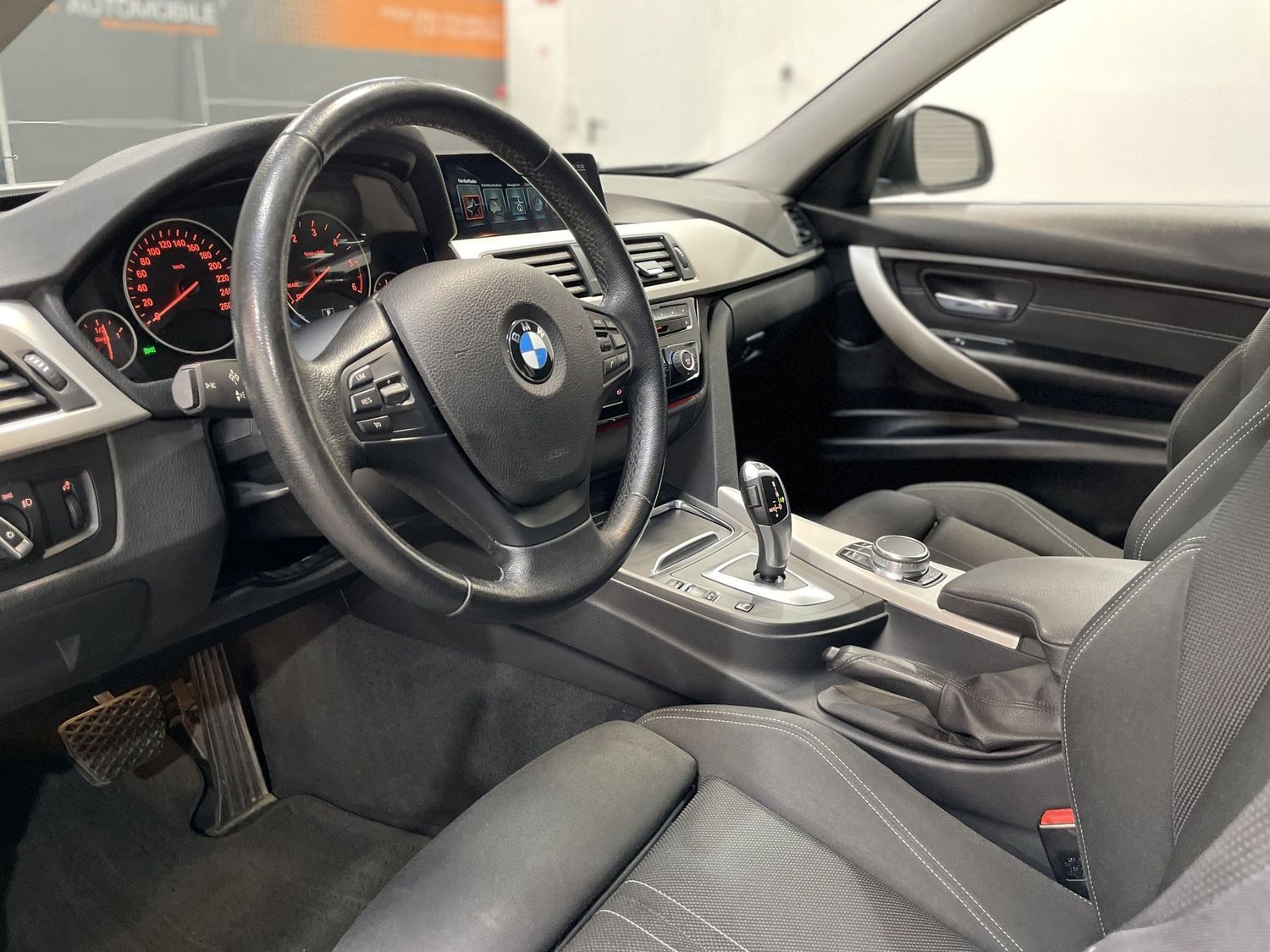 Fahrzeugabbildung BMW 320 d Advantage #LED#Tempomat#Navi#PDC
