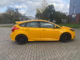 Ford Focus Lim. ST *Recaro Leder*Shz*El.Sitze*Navi* - gebrauchte Ford Focus aus dem Jahr 2015