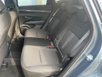 Fahrzeugabbildung Hyundai TUCSON Hybrid 230PS 1.6 T-GDI Trend LED NAVI RFK