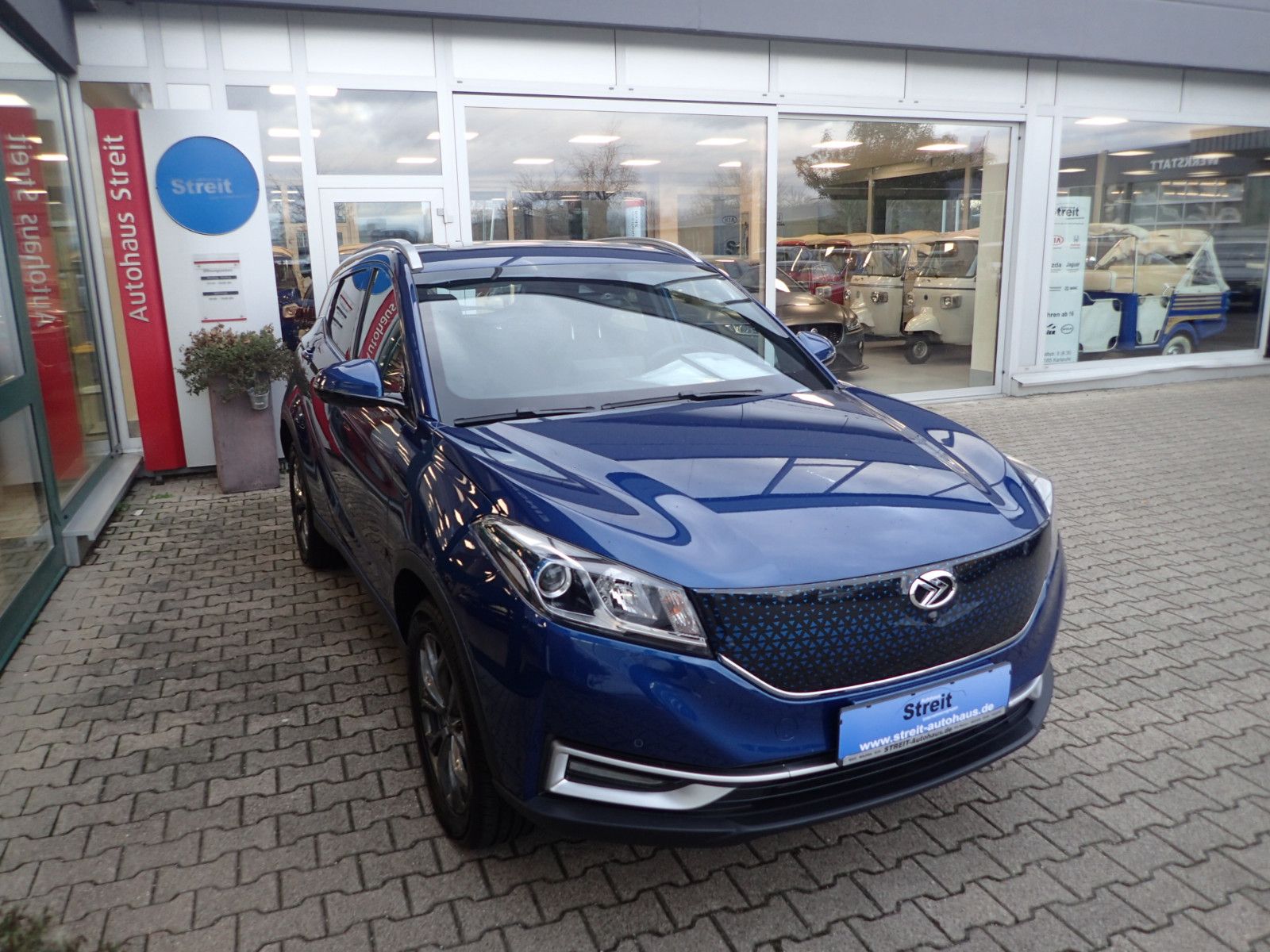 Fahrzeugabbildung Seres 3