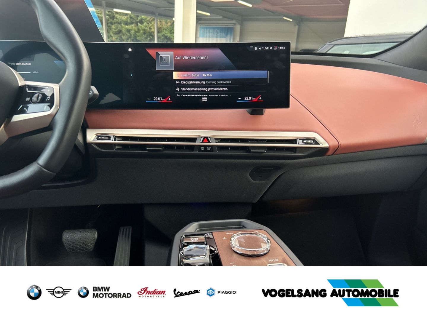 Fahrzeugabbildung BMW iX xDrive 50,Sport,Laserlicht,PanoSkyLounge,Head