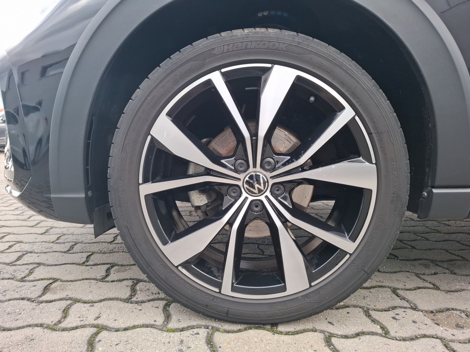 Fahrzeugabbildung Volkswagen Taigo R-Line DSG MatrixLED AHK Navi AID ACC RFK