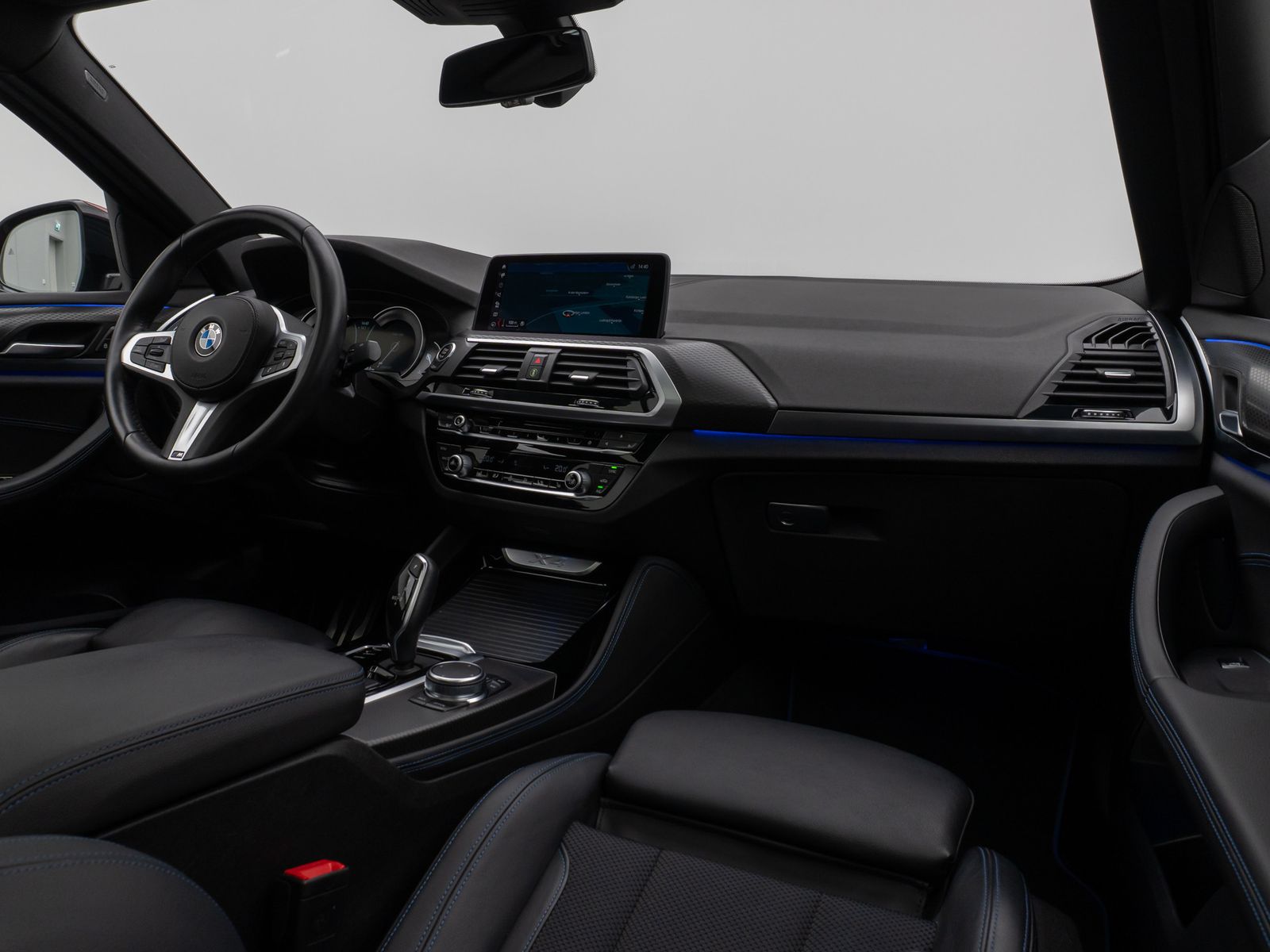 Fahrzeugabbildung BMW X4 xD20d M Sport X Panorama HUD HiFi Komfort 20"
