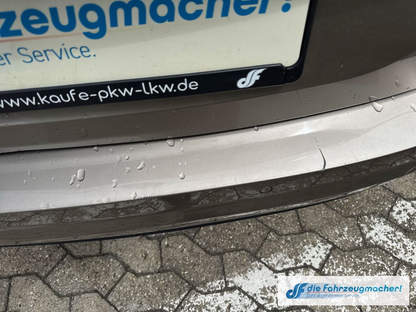 Fahrzeugabbildung Volkswagen Touran Comfortline BMT Start-Stopp AHK-klappbar