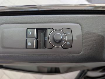 Ford Tourneo Custom 2.0 L Titanium +