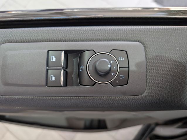Ford Tourneo Custom 2.0 L Titanium +