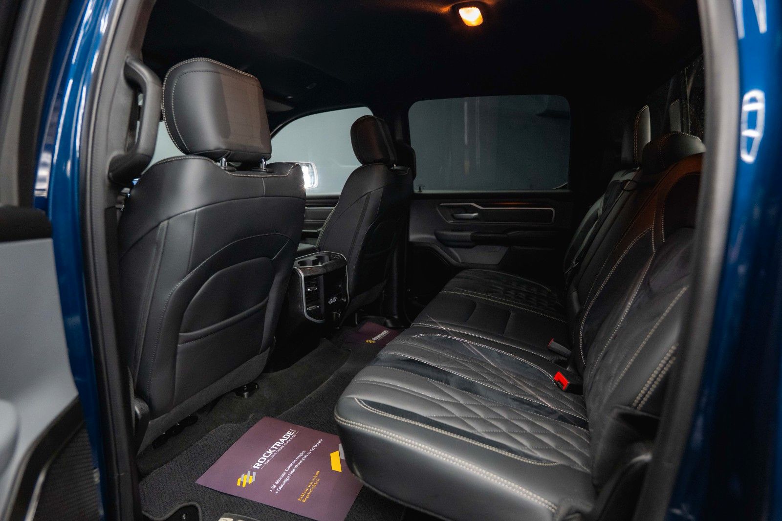 Fahrzeugabbildung Dodge RAM 5.7 V8 HEMI 4x4 OFFROAD Night-Paket *LED*19%