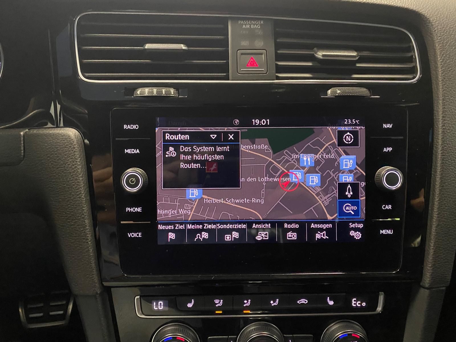 Fahrzeugabbildung Volkswagen Golf VII 1.4 PLUG-IN HYBRID GTE+AHK+MATRIX+ACC