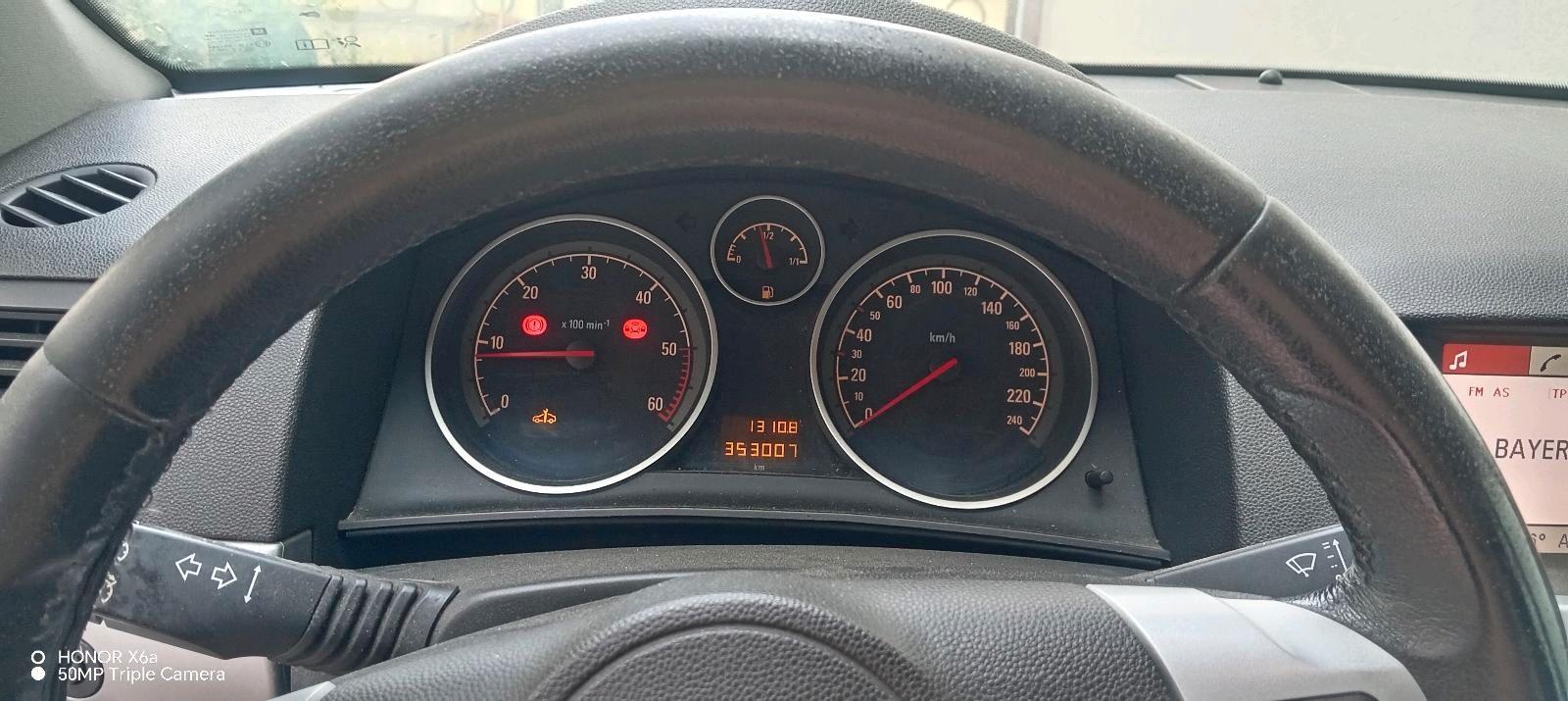 Opel Astra 2009 — photo 6