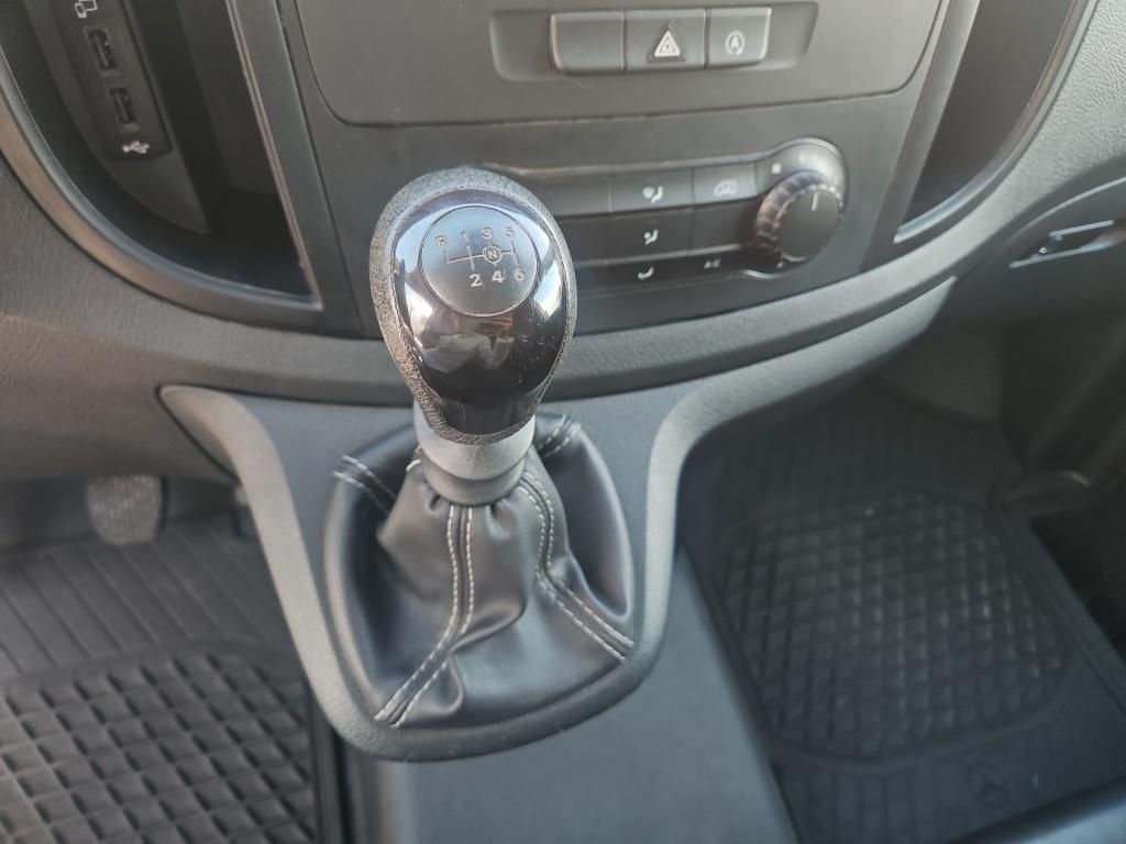 Fahrzeugabbildung Mercedes-Benz Vito 110 Kasten extralang 2 Sitze RFK Klima Holz