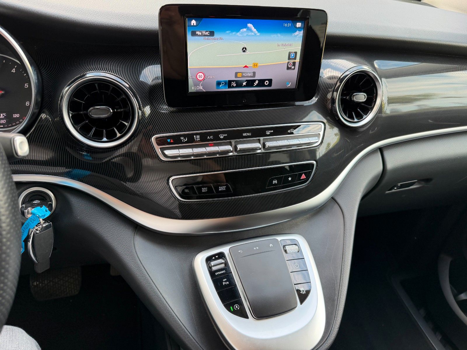 Fahrzeugabbildung Mercedes-Benz V 250 d 4MATIC DISTRONIC 360Kamera 7Sitze