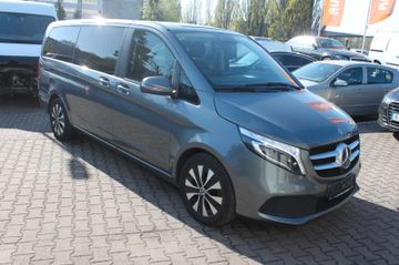 Mercedes V 220 - 2