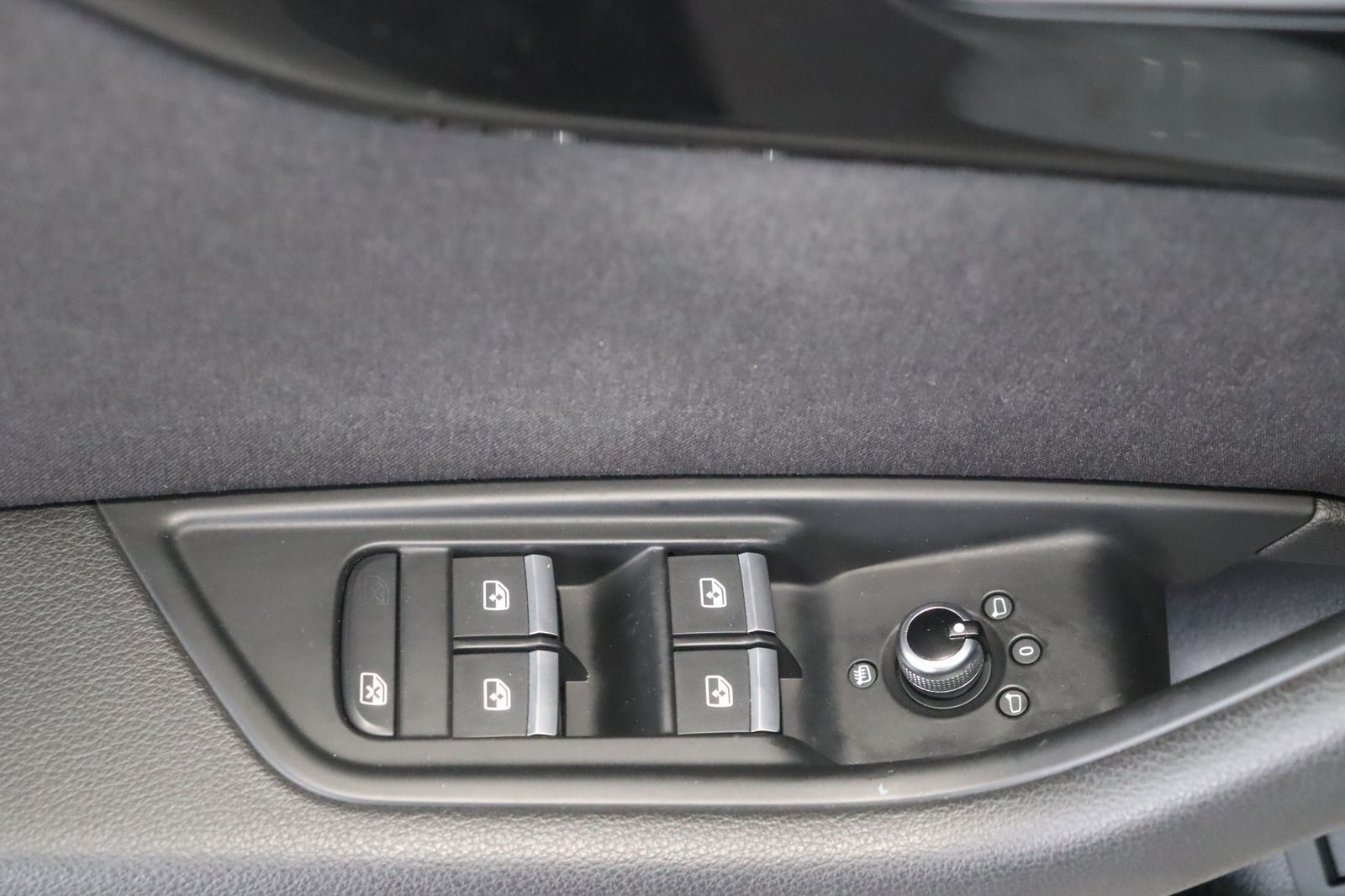 Fahrzeugabbildung Audi A4 Avant 3.0 TDI design * HUD * AHK