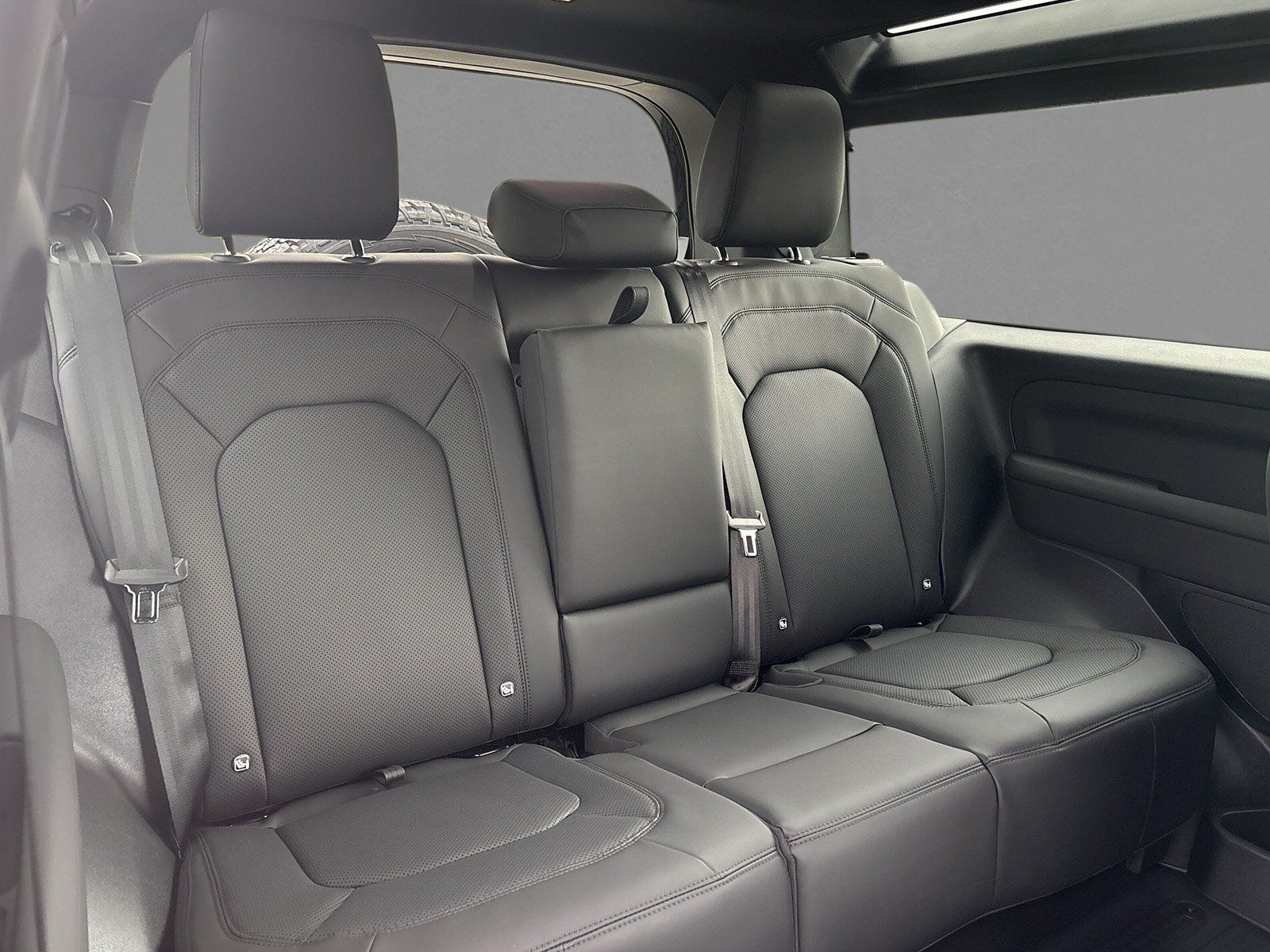 Land Rover Defender 90 D200 S 19 AT-Reifen AHK Black-Paket foto 5